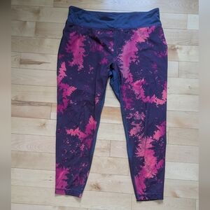 Columbia Women's Cropped Leggings - Pink and Navy With Omni Heat Lining